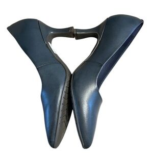 Clark’s shoe,NEW! Kataleyna gem,women 7 ,navy leather,pumps,classic,timeless